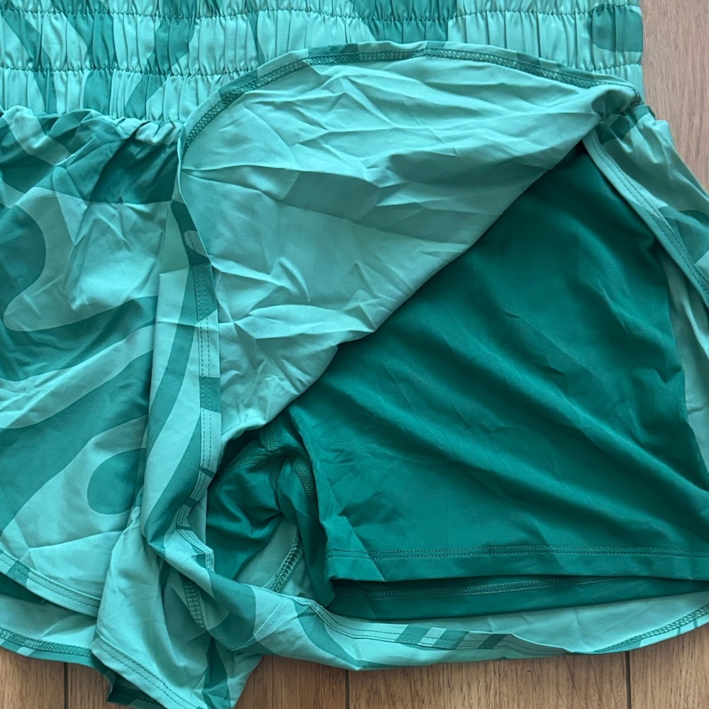 Teal Women's Athletic Shorts NWOT - Picture 2 of 4
